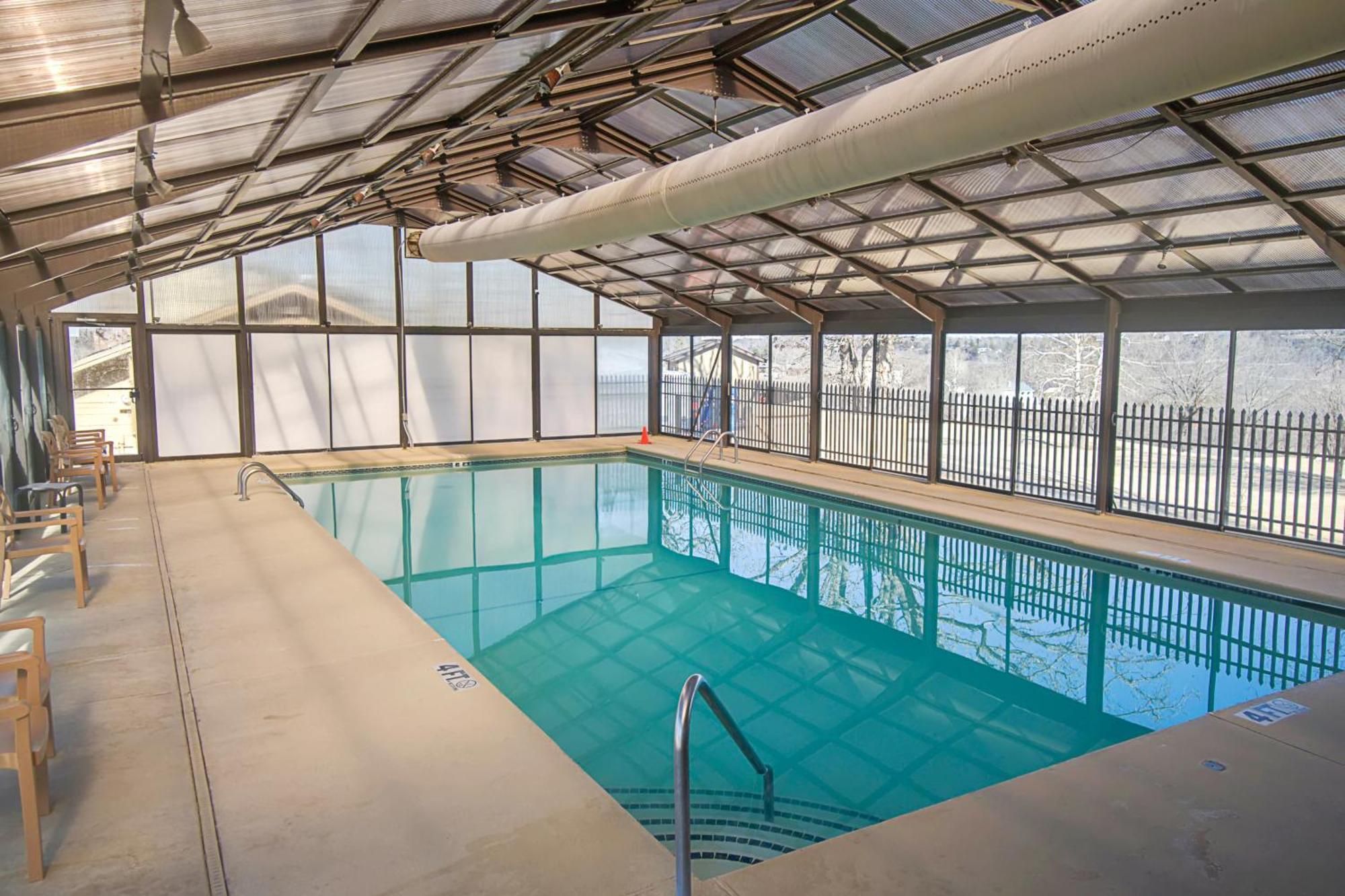 Lofty Retreat & Paradise Pointe Branson Værelse billede